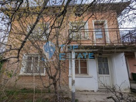 Продажба на имоти в с. Добромирка, област Габрово - изображение 12 