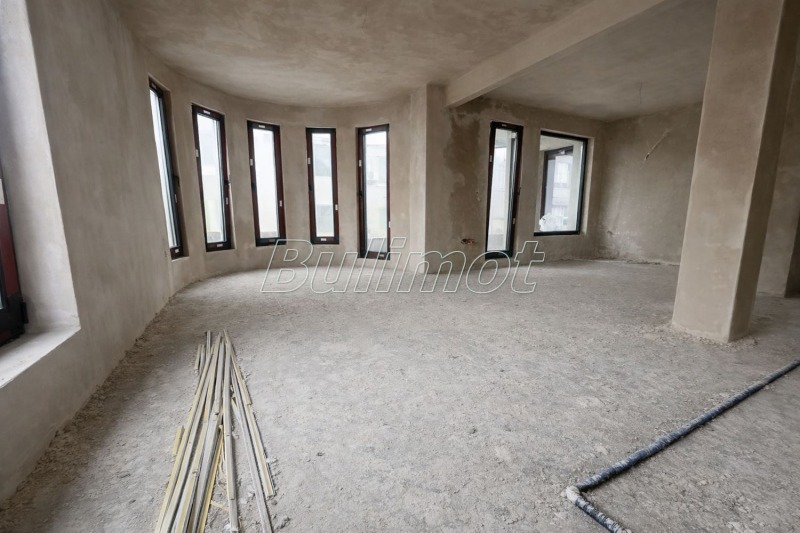 Продава  4-стаен град Варна , Център , 165 кв.м | 14112213