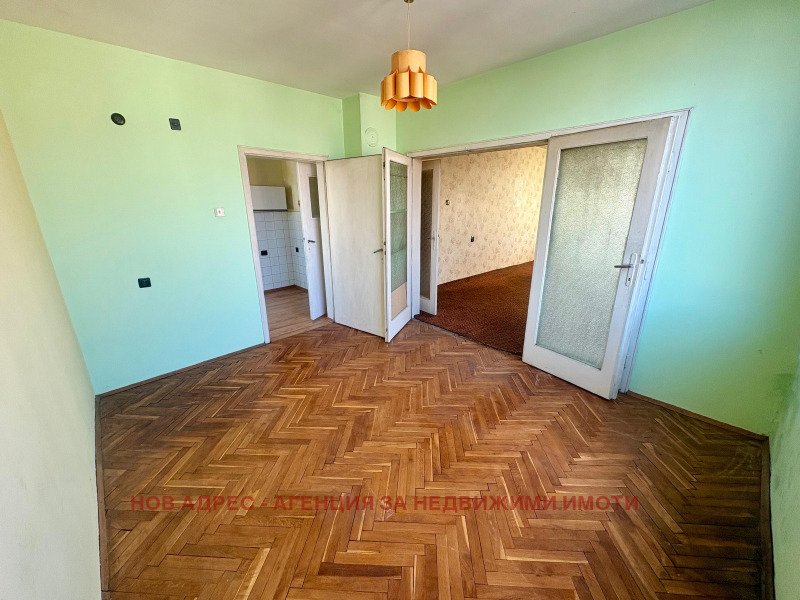 Продава МНОГОСТАЕН, гр. Търговище, Център, снимка 9 - Апартаменти - 52500534