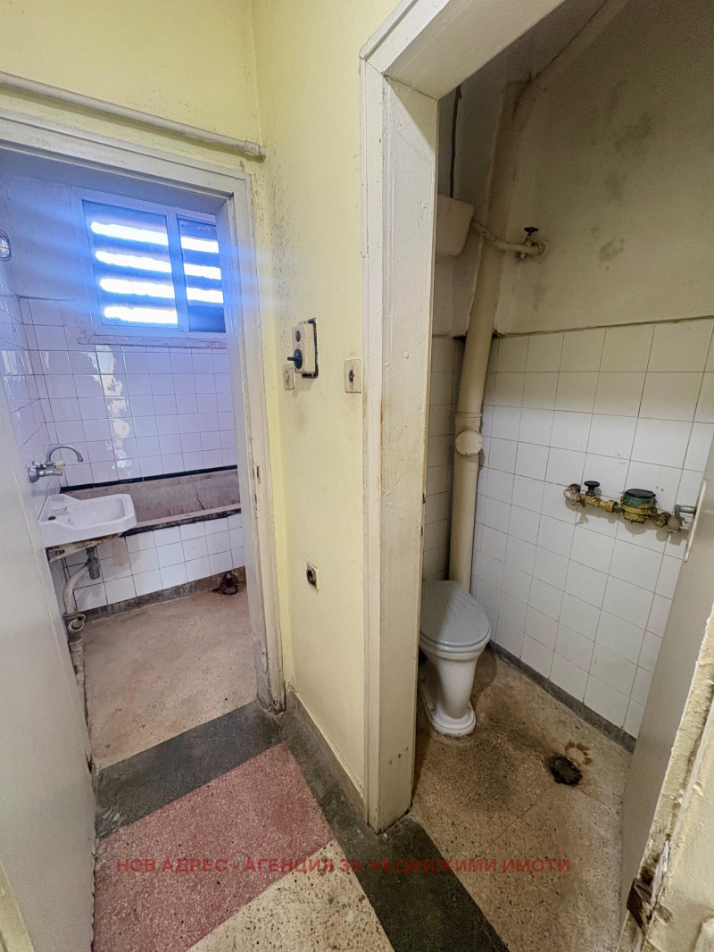 Продава МНОГОСТАЕН, гр. Търговище, Център, снимка 11 - Апартаменти - 52500534