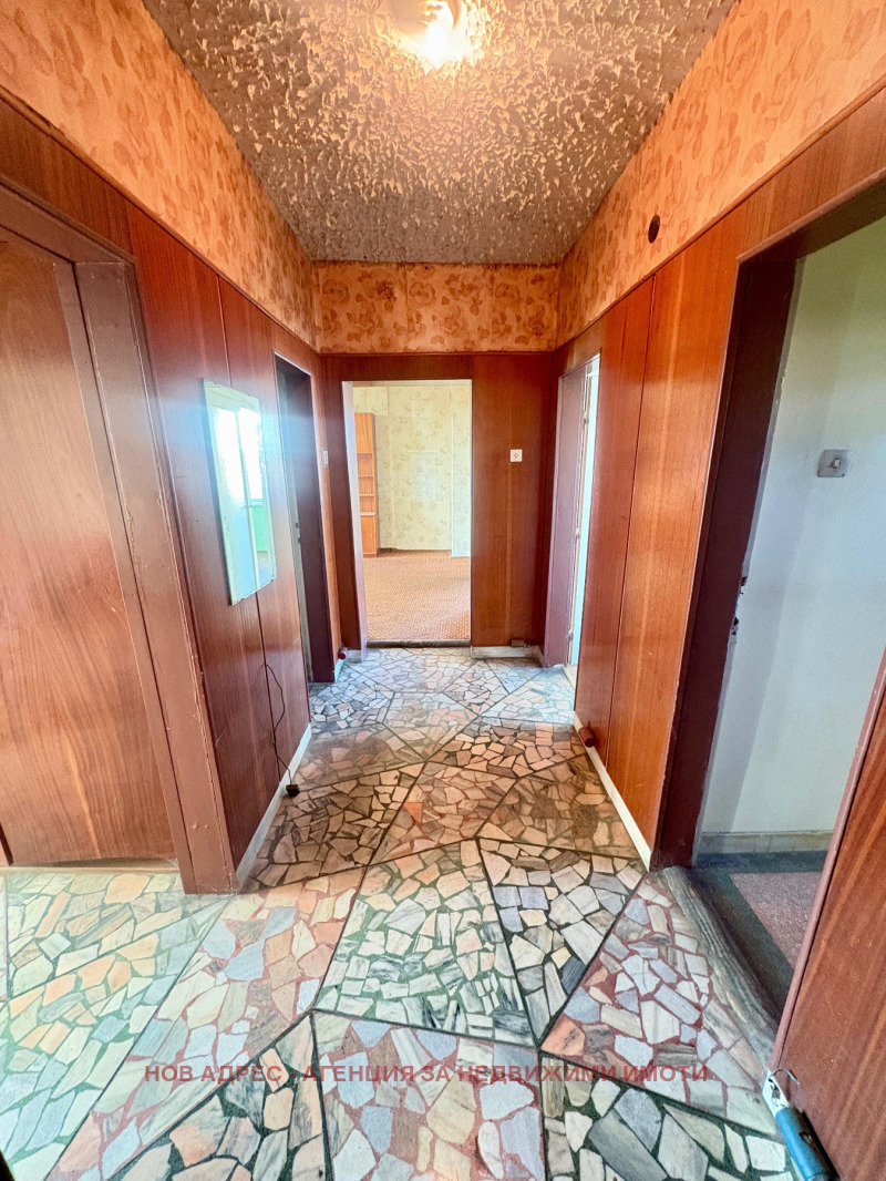 Продава МНОГОСТАЕН, гр. Търговище, Център, снимка 3 - Апартаменти - 52500534