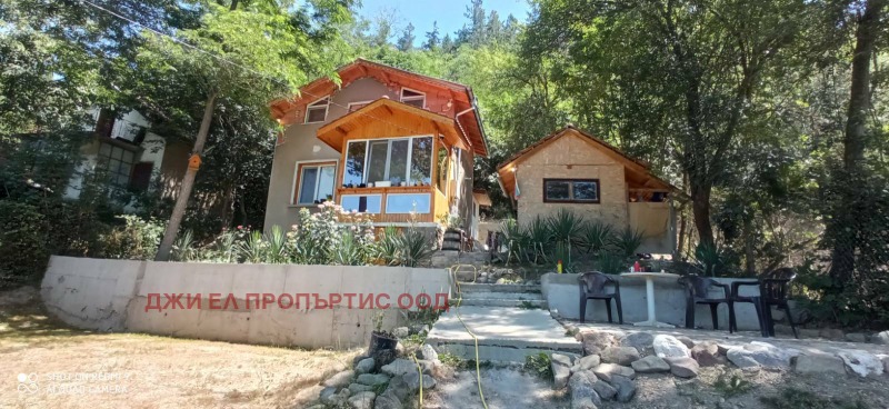 Продава КЪЩА, с. Луково, област София област