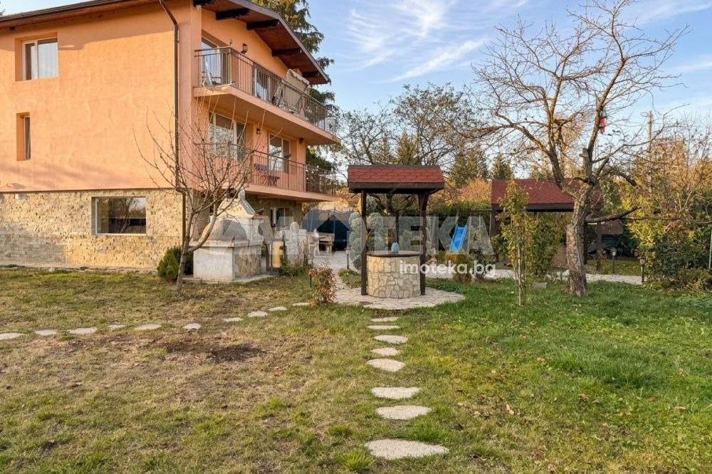 Продава КЪЩА, с. Дреново, област София област