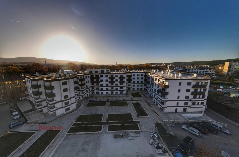 Продава 2-СТАЕН в град Перник, Изток - 73 кв.м / 83 000 € » 162 333.89 лв., ВИЖЪН