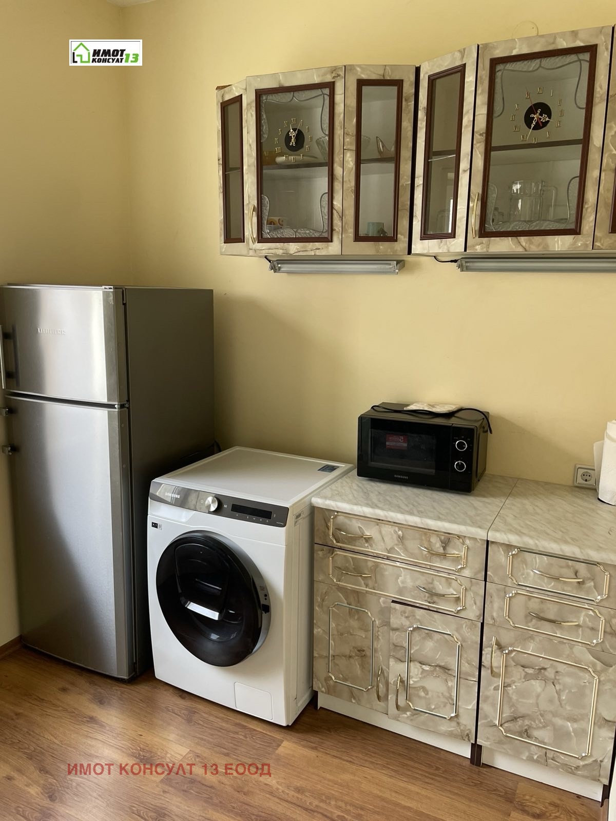 Продава  3-стаен град Плевен , Идеален център , 120 кв.м | 68262137