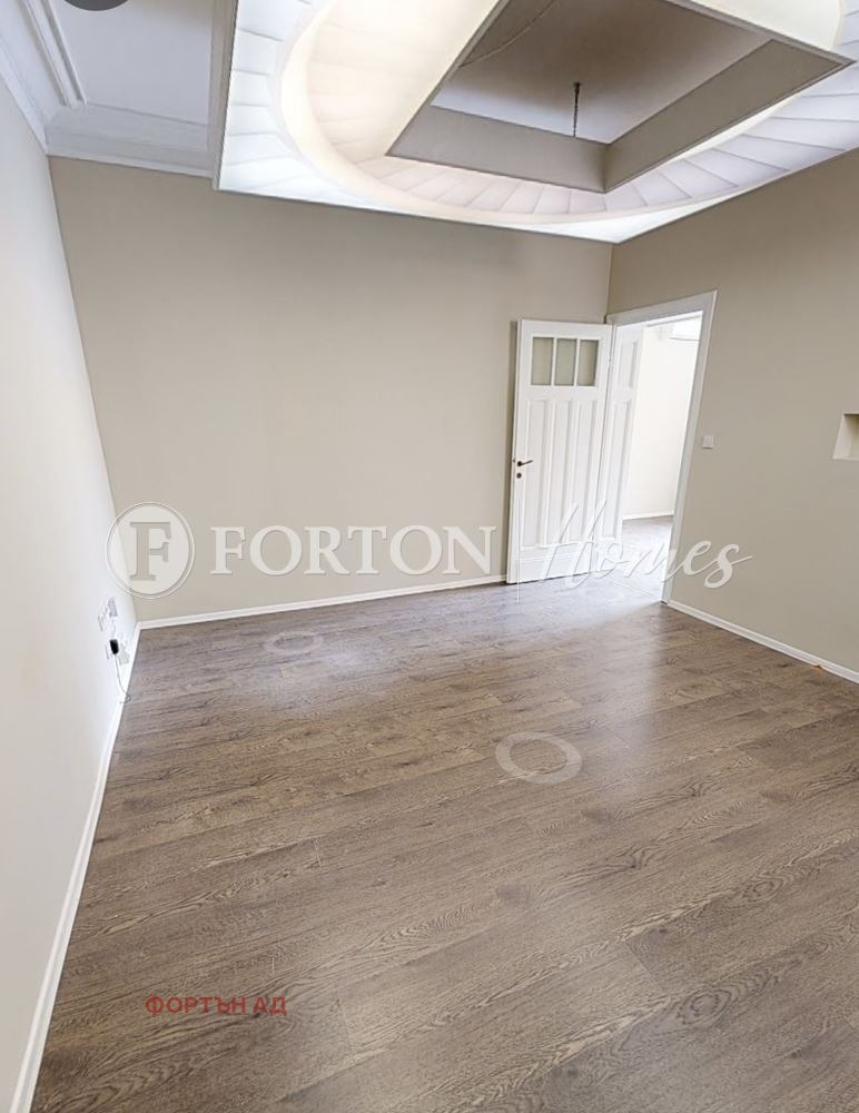 Продава 3-СТАЕН, гр. София, Център, снимка 2 - Апартаменти - 53810784