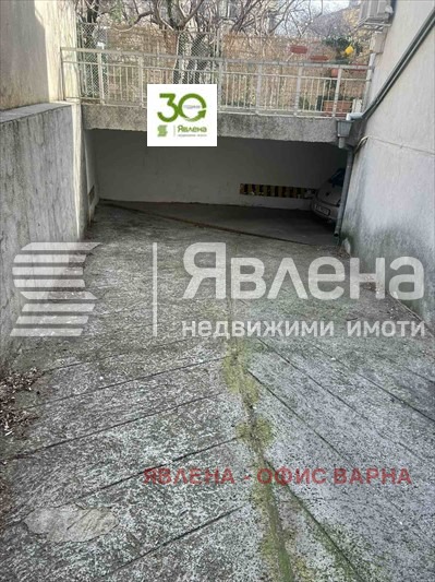 Продава ГАРАЖ, ПАРКОМЯСТО, гр. Варна, Гръцка махала, снимка 3 - Гаражи и паркоместа - 53459996