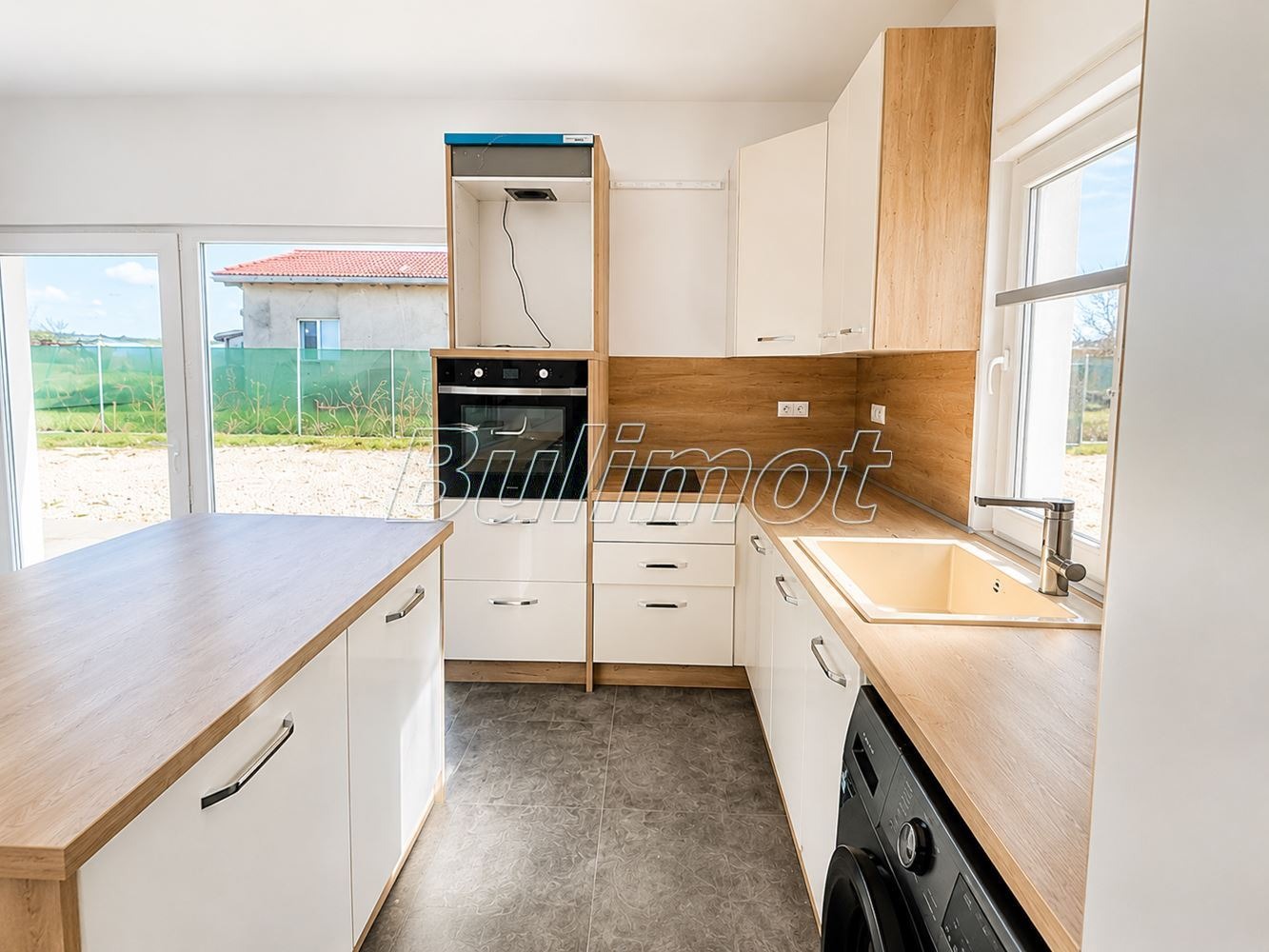 Продава КЪЩА, с. Росен, област Добрич, снимка 3 - Къщи - 54863029