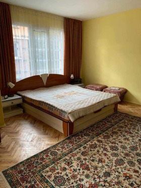 2 slaapkamers Zacharna fabrika, Sofia 5