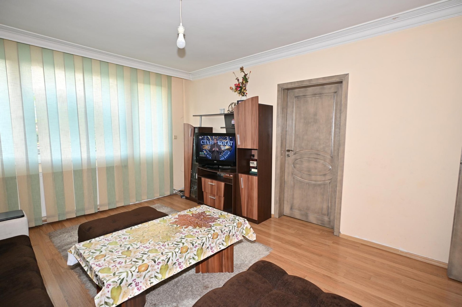 Продава ЕТАЖ ОТ КЪЩА, гр. Перник, Пригаров район, снимка 3 - Етаж от къща - 56084438