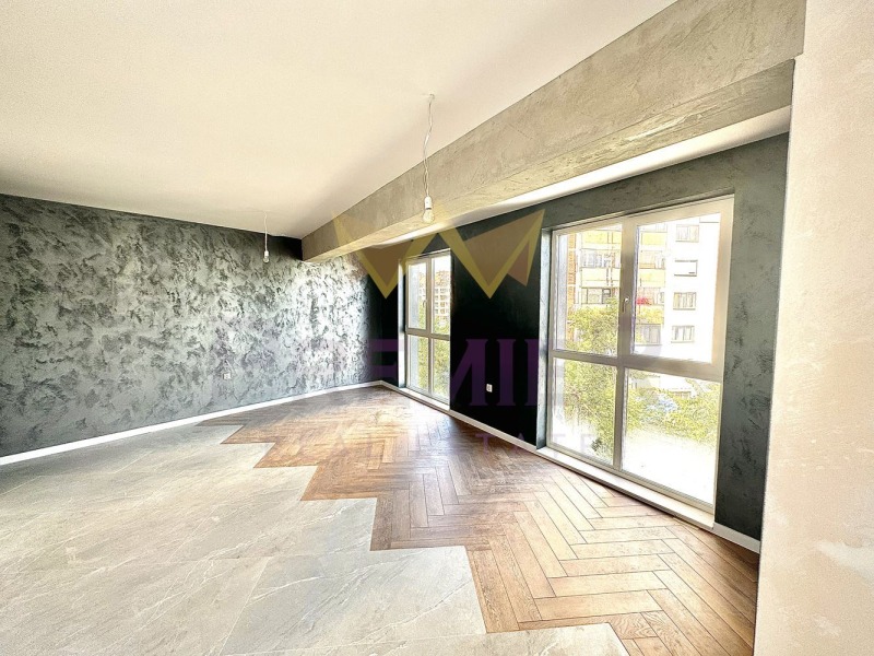 À venda  1 quarto Sofia , Dianabad , 95 m² | 51745299 - imagem [2]