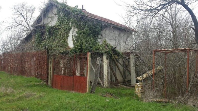 Продава КЪЩА, област Бургас, с. Драка • 26000 € / 50851.58 лв. • 32529714 1