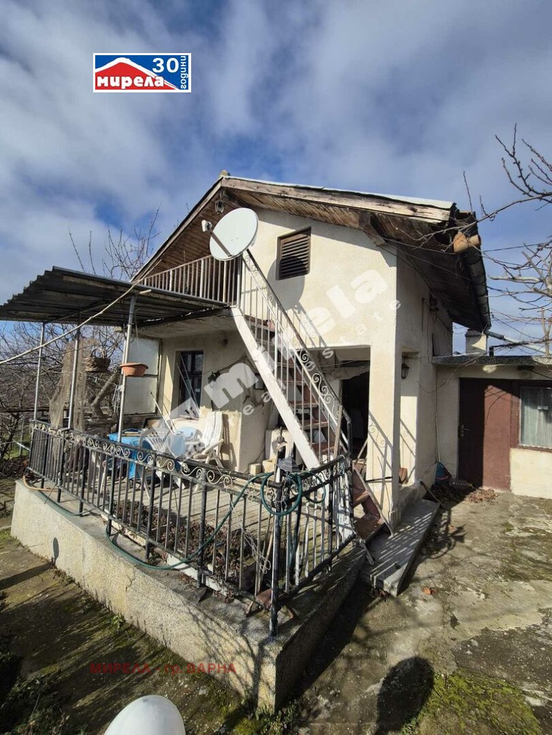 Продава ВИЛА, с. Приселци, област Варна