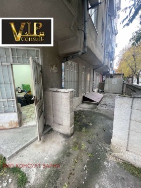 Butikk Kolhozen pazar, Varna 3