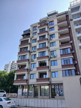 Паркинг простор Братја Миладинови, Бургас