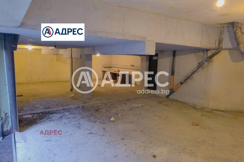 Продава ГАРАЖ, ПАРКОМЯСТО, гр. Варна, Център, снимка 6 - Гаражи и паркоместа - 52225514