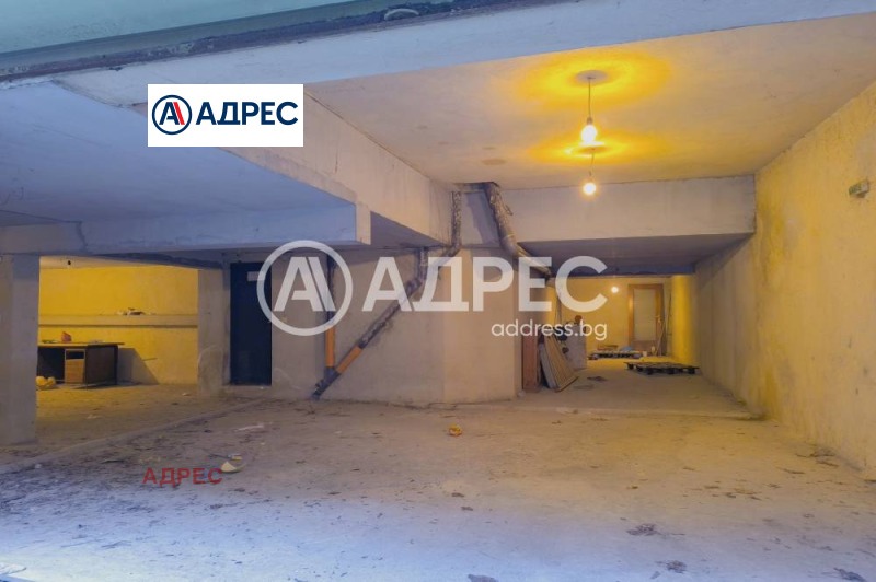 Продава ГАРАЖ, ПАРКОМЯСТО, гр. Варна, Център, снимка 7 - Гаражи и паркоместа - 52225514