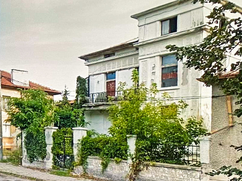 Продава КЪЩА, гр. Хасково, Център, снимка 2 - Къщи - 44694431