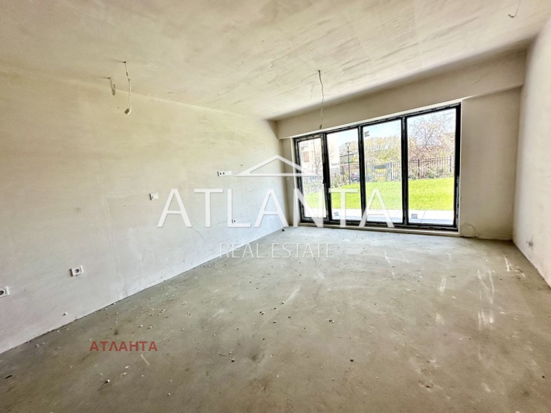 Продава  3-стаен град Варна , к.к. Св.Св. Константин и Елена , 100 кв.м | 83075202 - изображение [2]