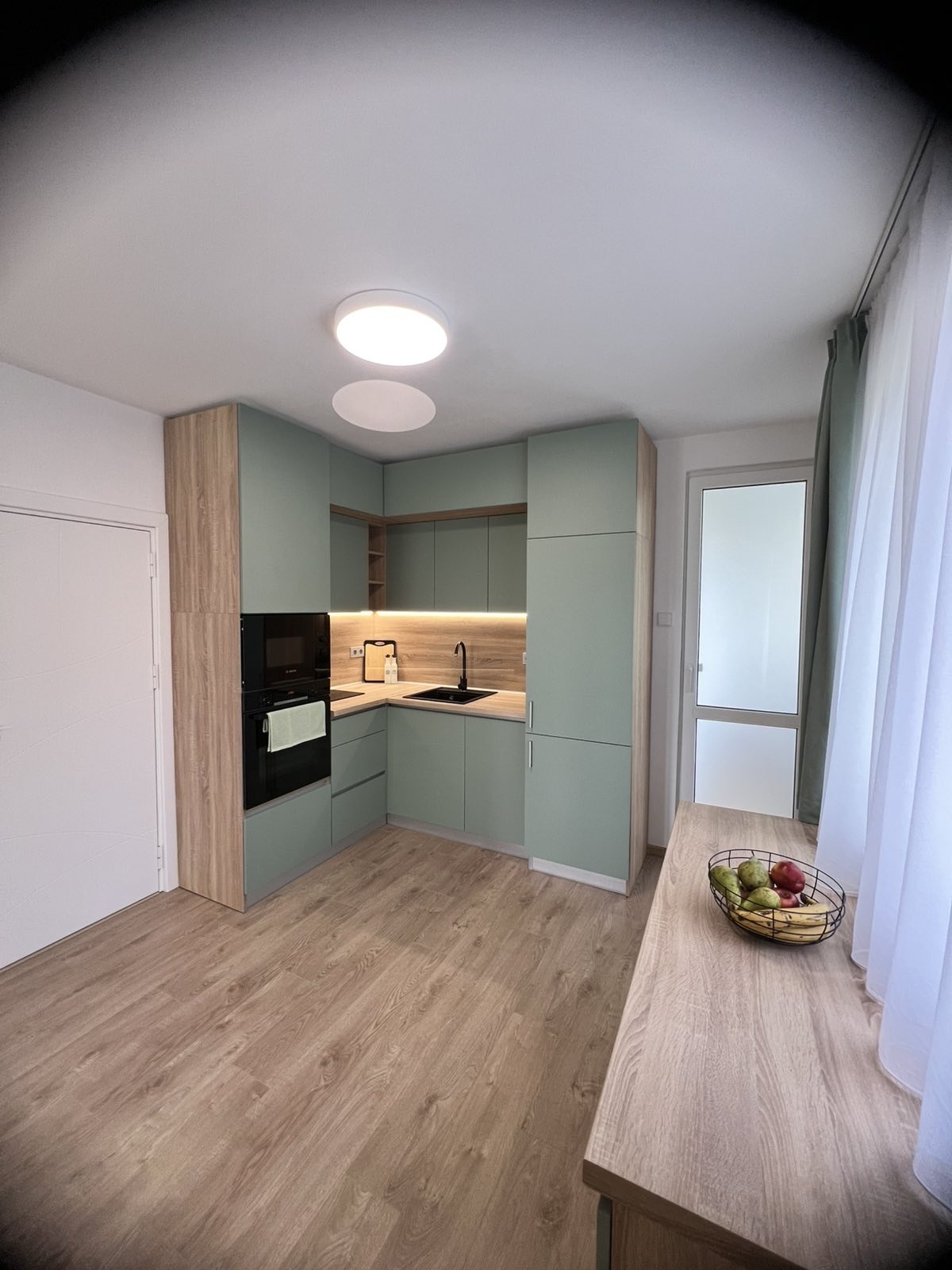 Продава 4-СТАЕН, гр. Варна, Зимно кино Тракия