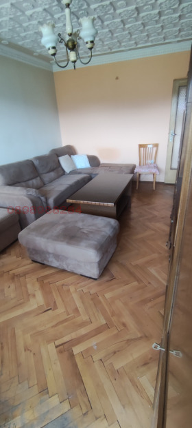 Продава 3-стаен град Перник Твърди ливади - [1] 