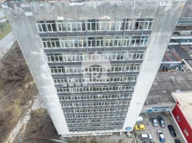 Bâtiment industriel Promichlena zona - Zapad, Rouse 14