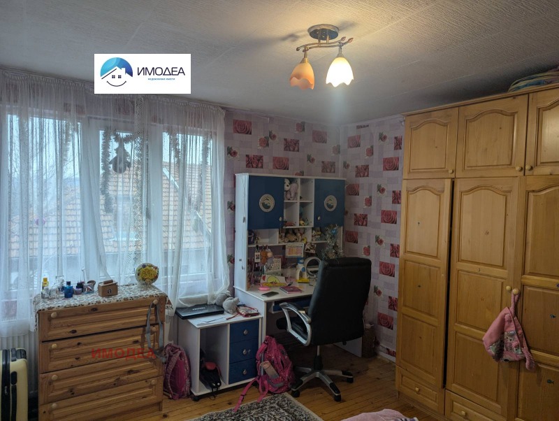 Продава ЕТАЖ ОТ КЪЩА, гр. Дебелец, област Велико Търново, снимка 5 - Етаж от къща - 53148916