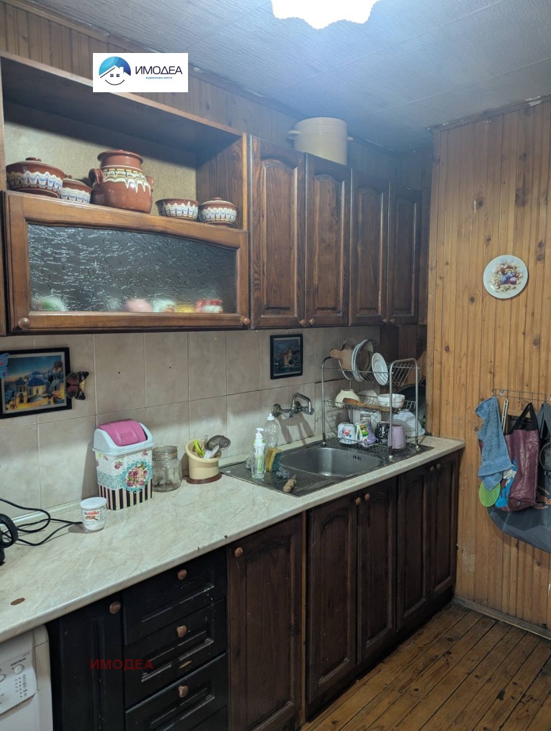 Продава ЕТАЖ ОТ КЪЩА, гр. Дебелец, област Велико Търново, снимка 3 - Етаж от къща - 53148916