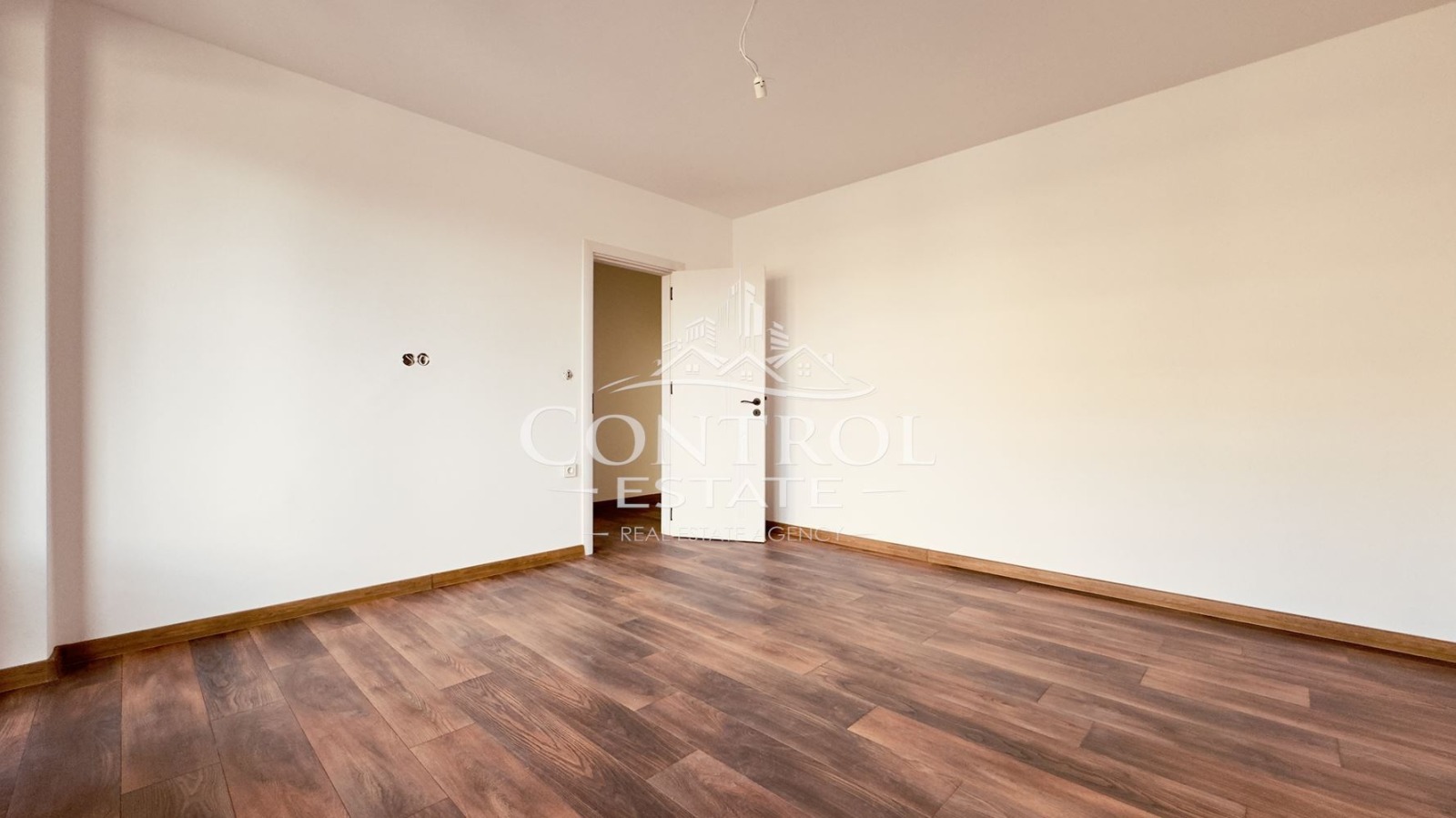 Продава 4-СТАЕН, гр. Велико Търново, Бузлуджа, снимка 5 - Апартаменти - 54088918