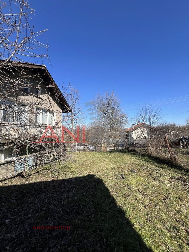 Продава КЪЩА, с. Режанци, област Перник, снимка 2 - Къщи - 52973671