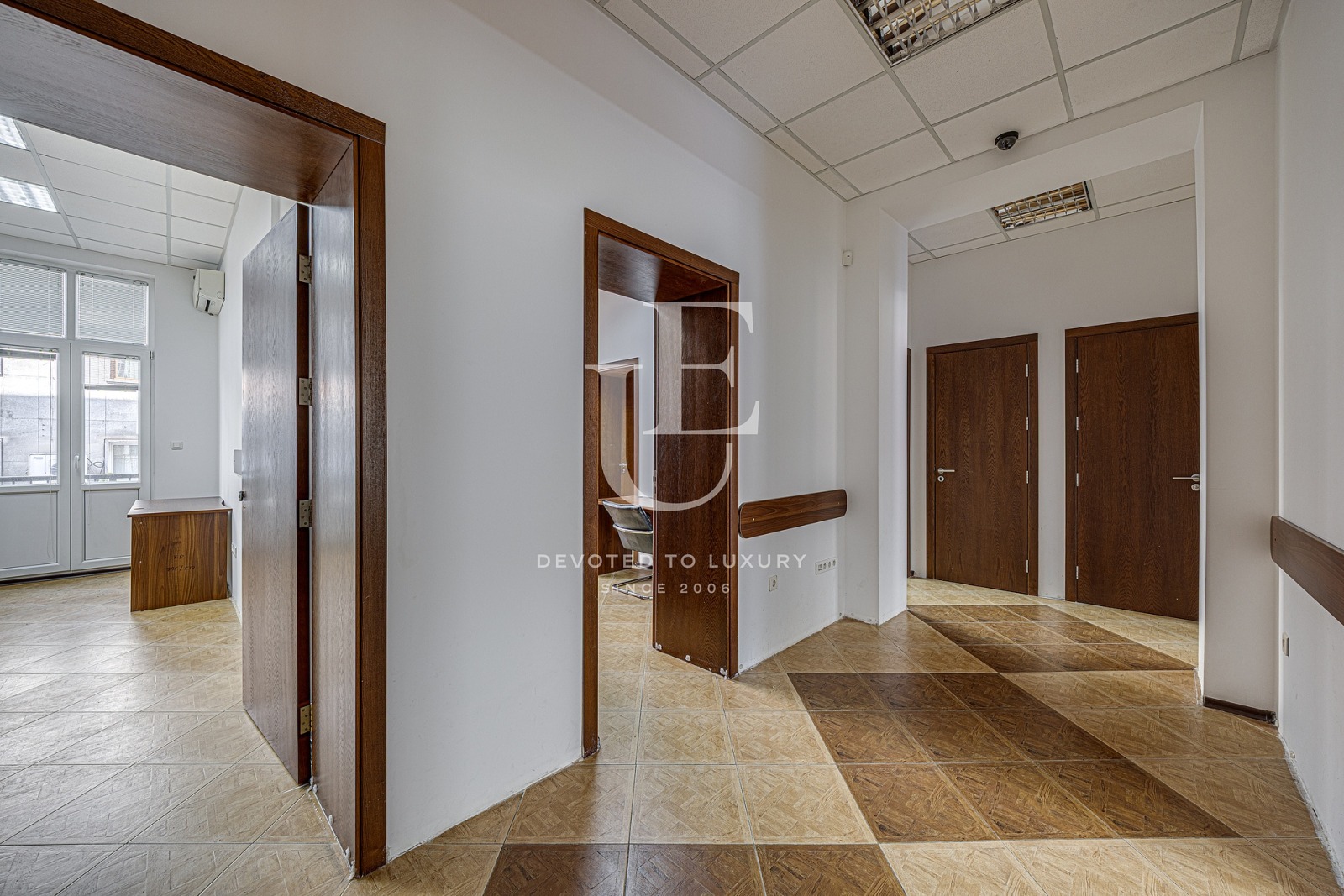Продава МНОГОСТАЕН, гр. София, Център, снимка 4 - Апартаменти - 55525770
