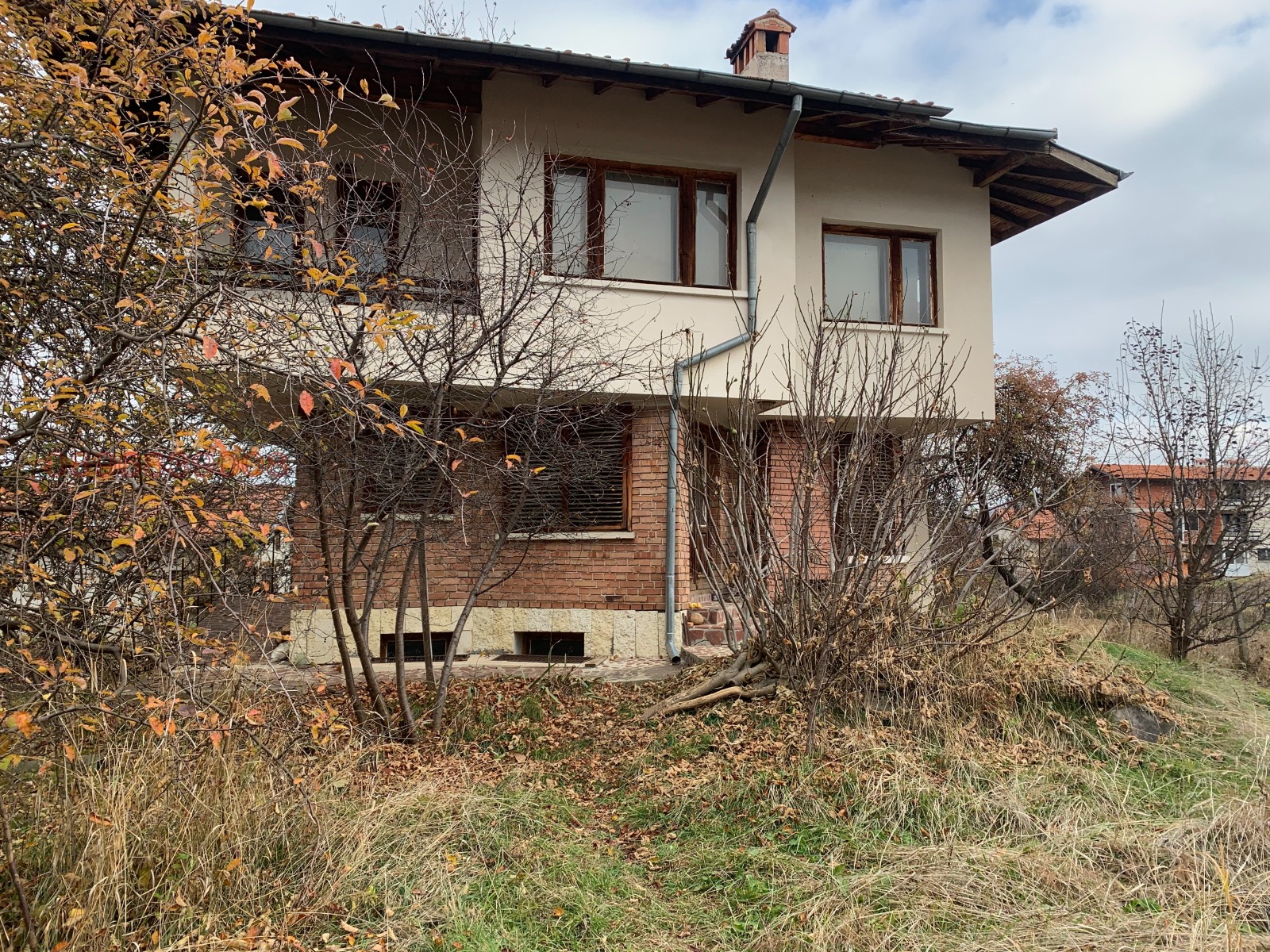 Продава КЪЩА, с. Радуил, област София област