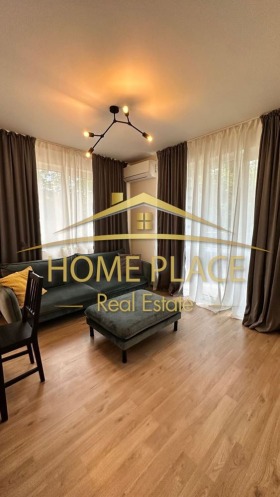 1 chambre HEI, Varna