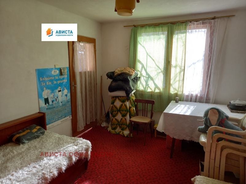 Продава КЪЩА, с. Губеш, област София област, снимка 5 - Къщи - 52639008