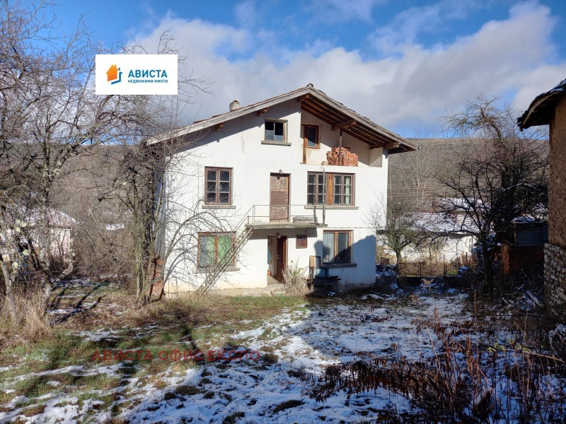 Продава КЪЩА, с. Губеш, област София област