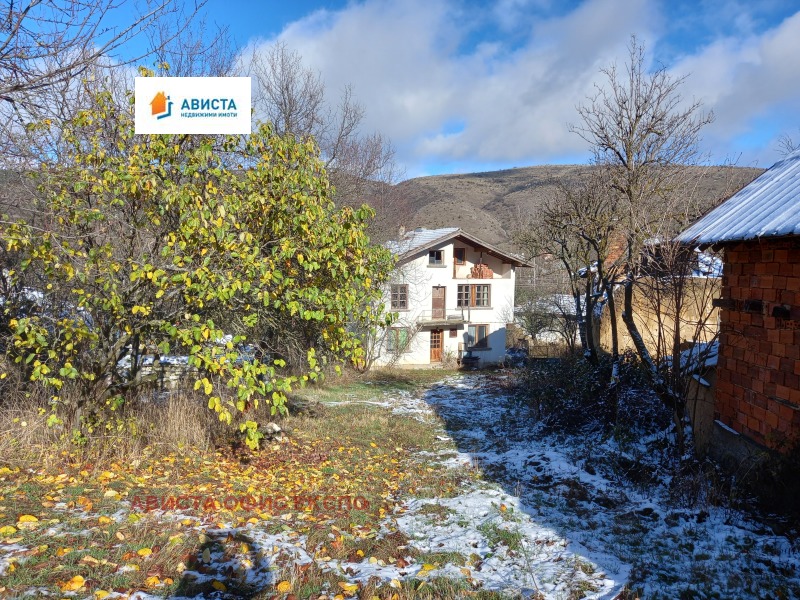 Продава КЪЩА, с. Губеш, област София област, снимка 2 - Къщи - 52639008