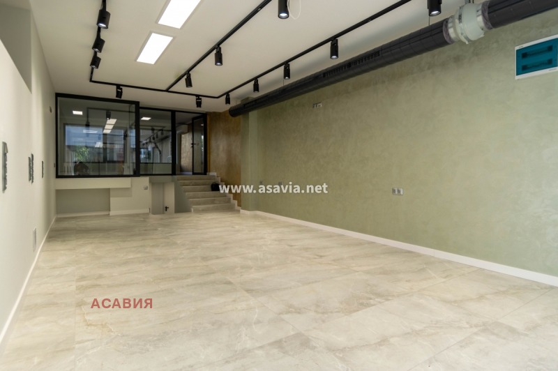Eladó  Üzlet Burgas , Centar , 120 négyzetméter | 35789811