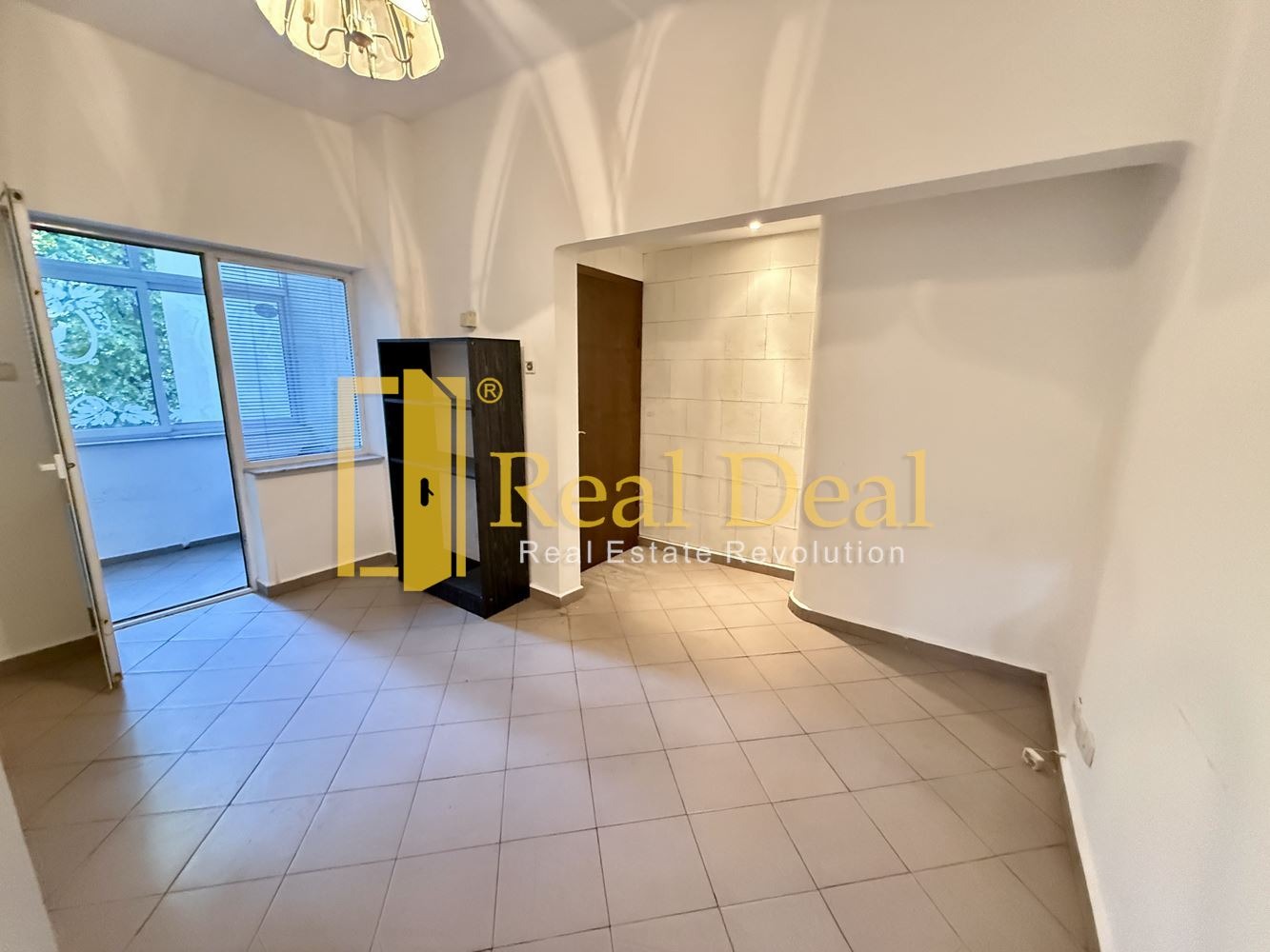 Продава ОФИС, гр. София, Център, снимка 15 - Офиси - 54646083