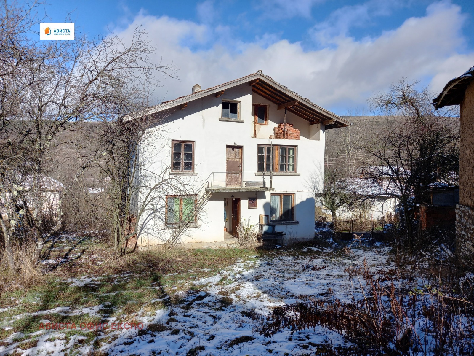 Продава КЪЩА, с. Губеш, област София област