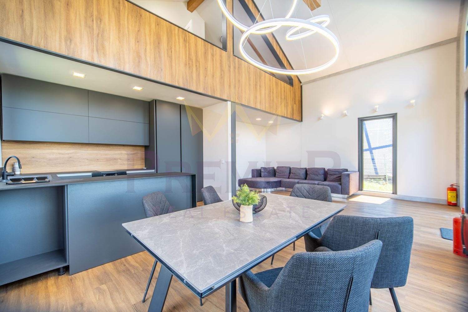 Продава КЪЩА, с. Приселци, област Варна