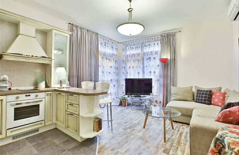 Продава 2-СТАЕН, гр. Варна, Бриз, снимка 3 - Апартаменти - 52798551