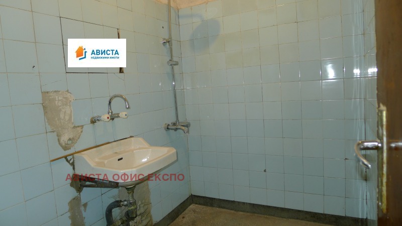 Te koop  2 slaapkamers Sofia , Ljulin 1 , 90 m² | 33632499 - afbeelding [7]