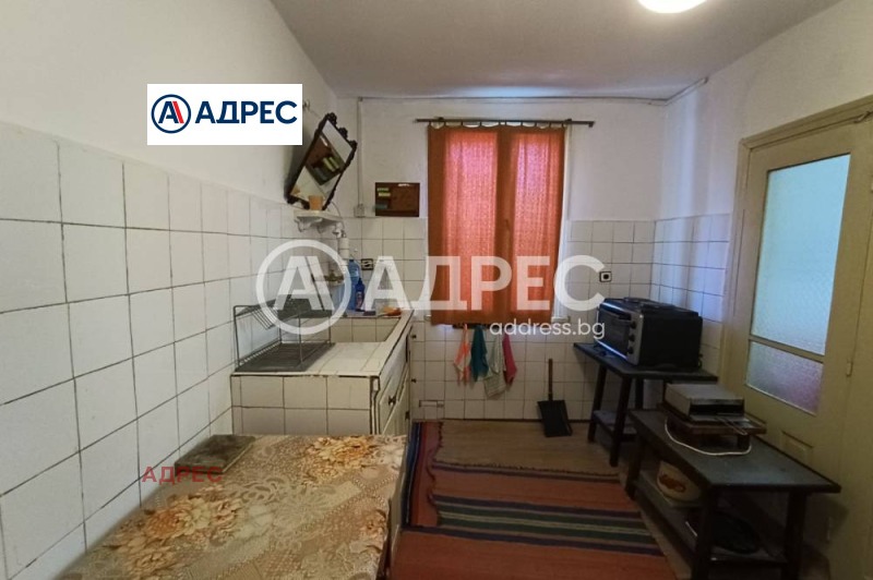 Продава КЪЩА, гр. Разград, Орел, снимка 14 - Къщи - 47403760