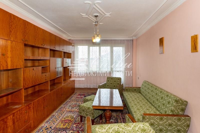 Продава 4-СТАЕН, гр. Шумен, Математическа гимназия, снимка 2 - Апартаменти - 52602613