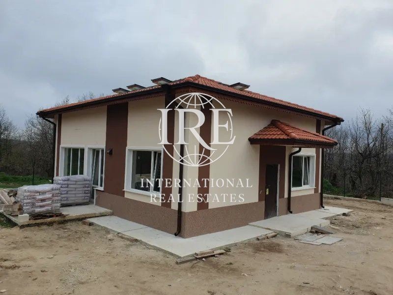 Продава КЪЩА, с. Приселци, област Варна, снимка 3 - Къщи - 53152227