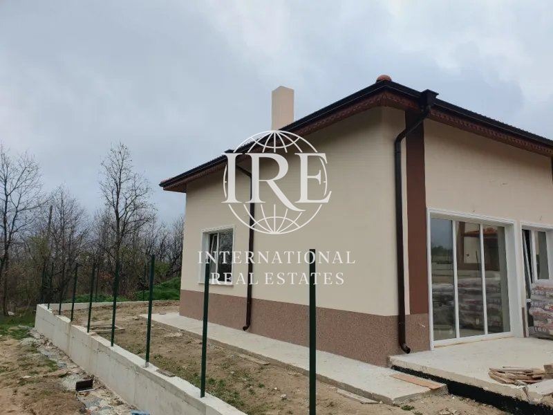 Продава КЪЩА, с. Приселци, област Варна, снимка 6 - Къщи - 53152227