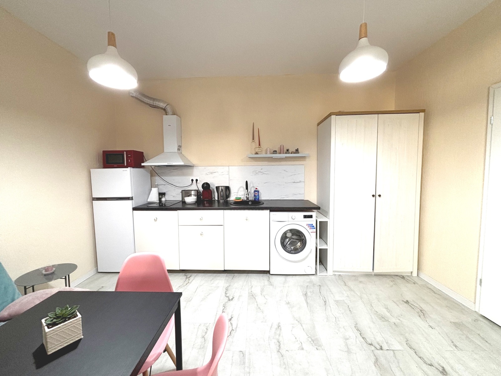 Продава 2-СТАЕН, гр. Варна, Център, снимка 3 - Апартаменти - 54599752