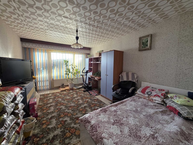 Продава 3-СТАЕН, гр. Шумен, Тракия, снимка 2 - Апартаменти - 51505828