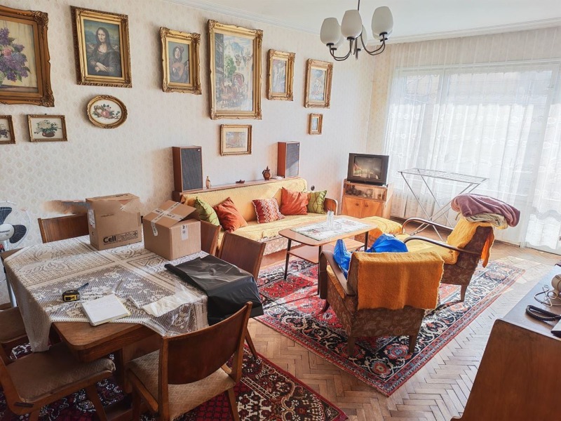 Продава 3-СТАЕН, гр. София, Медицинска академия