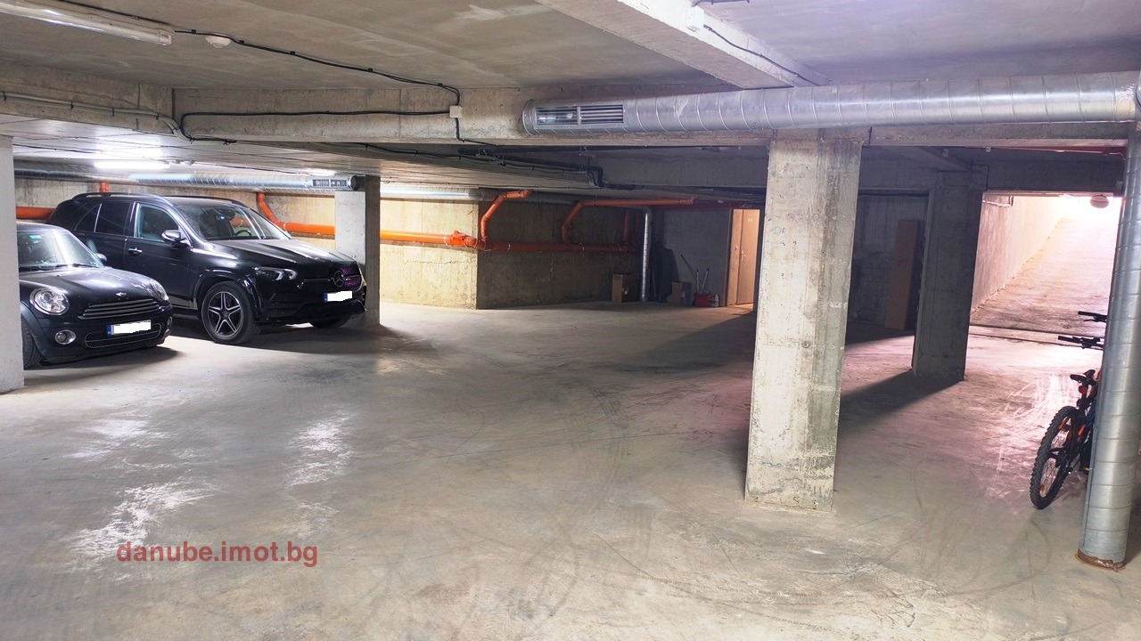 Продава ГАРАЖ, ПАРКОМЯСТО, гр. Русе, Център, снимка 5 - Гаражи и паркоместа - 54228842